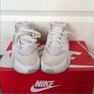 white nike huarache